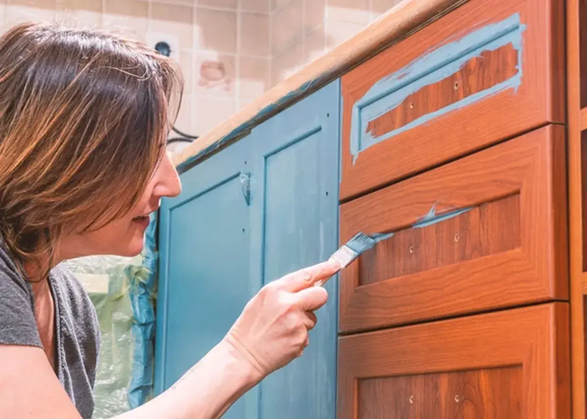 Renueva tu Cocina con un Toque de Color: Cómo Pintar los Muebles