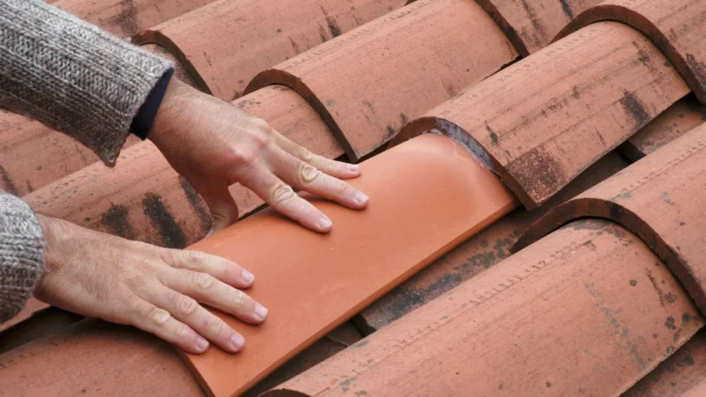 Costear el proceso de arreglar un tejado